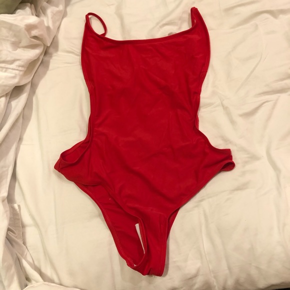 Red one piece - Picture 5 of 7
